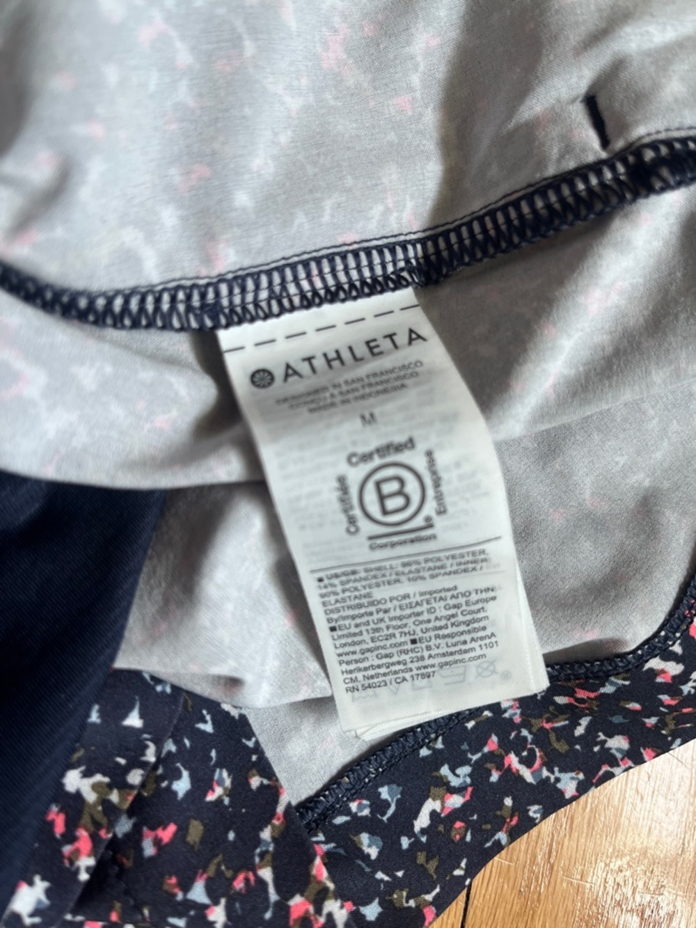 ATHLETA Weekender Mid Rise 3" Run Short Sz M Misha camo navy - Picture 11 of 12